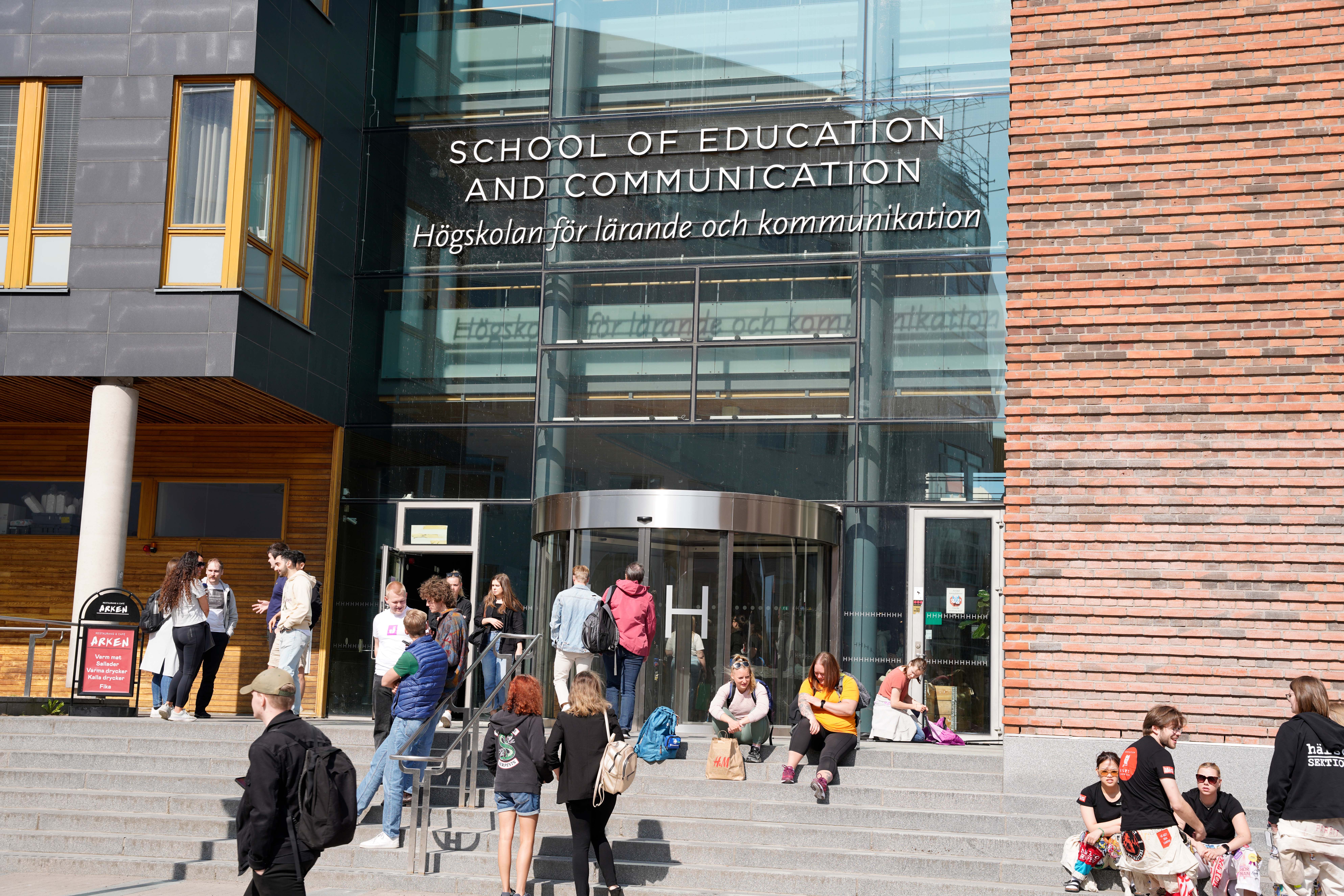 Framsidan av Högskolan för lärande- och kommunikation