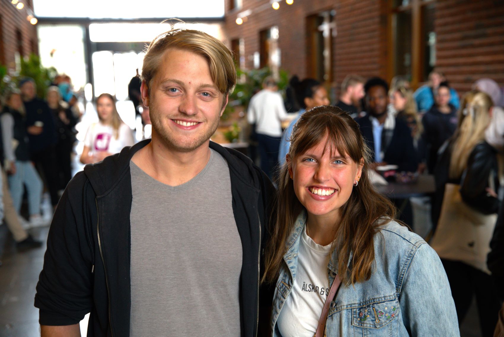 Gift par som båda har sökt till Jönköping University. 