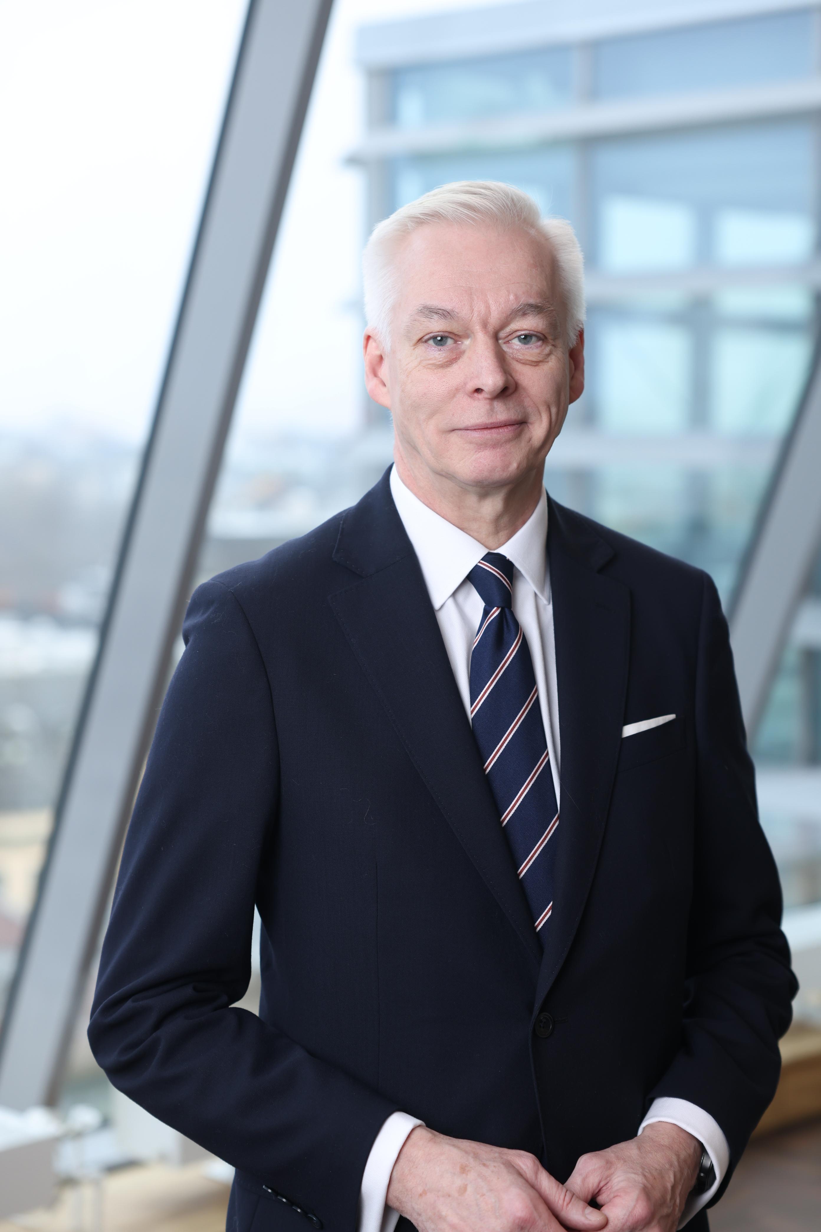 hedersdoktor Joakim Paasikivi