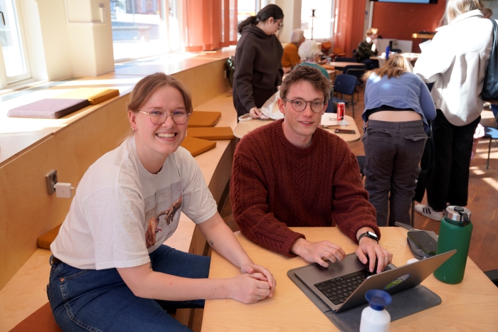 Students Caroline Van Rijckevorsel and Florian Dick had come to listen to JU LIVE.