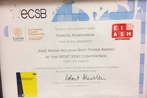 Jose Maria Veciana Best Paper Award diploma close up