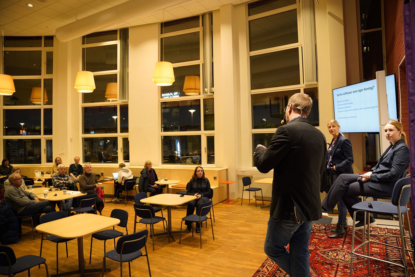 JU LIVE i Högskolebiblioteket.