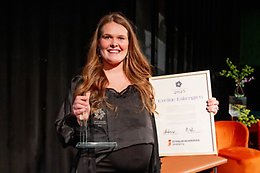 Foto på Eveline, vinnare i Årets unga ledande kvinna